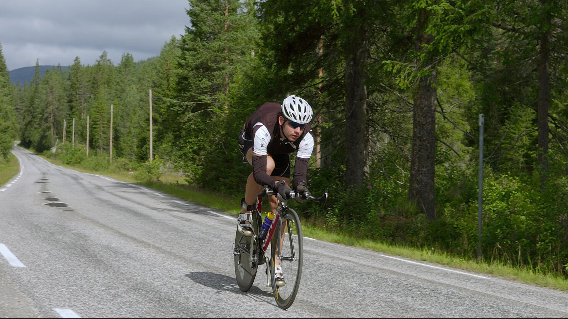 九游娱乐(jiuyou)官方网站-自由泳接力突尼斯男队配合默契，4×200自由泳接力世界记录